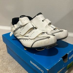 Shimano Women’s Dynalast WR42 with SPD SL Cleats Cycling Shoes (Size 8.5)